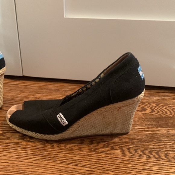 Toms wedges, size 7.5 - Picture 2 of 9